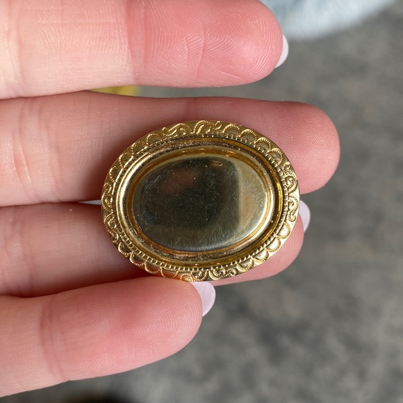 Engrave-able Gold Brooch - Picture 1 of 7